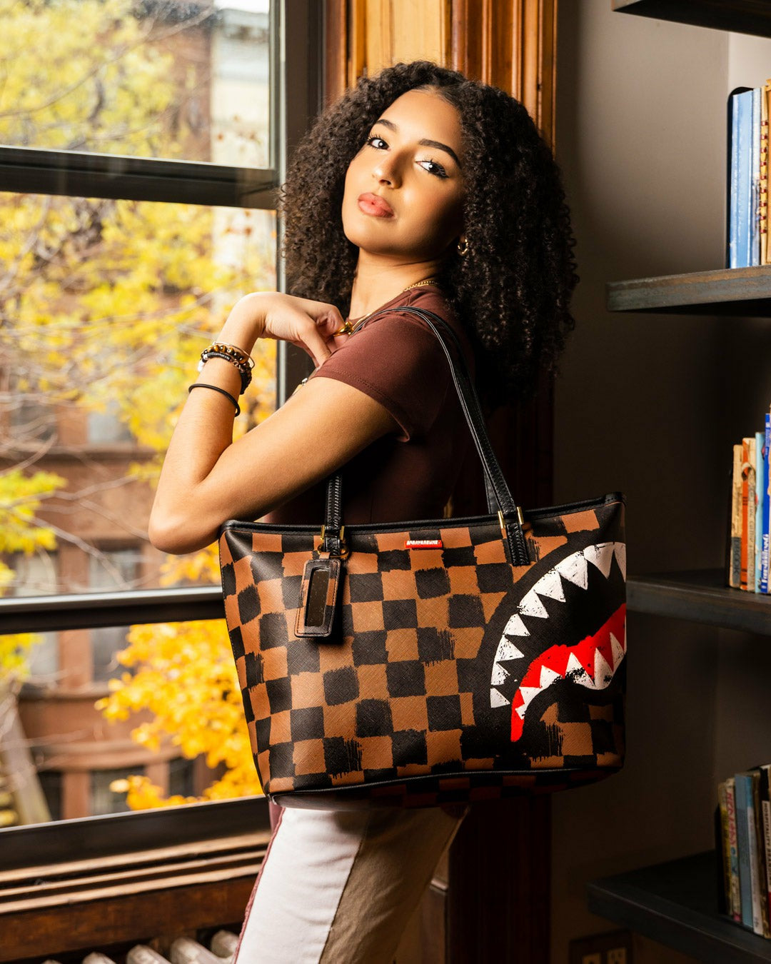 Sprayground - SHARKS IN PARIS VANQUISH TOTE