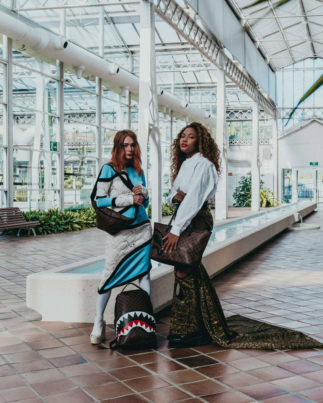 Sprayground - SHARKS AND SKULLS SAVVY CROSSBODY