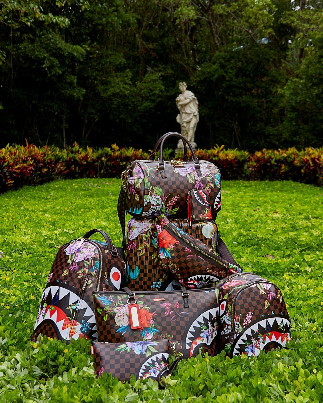Sprayground - GARDEN OF SHARKS SAVVY CROSSBODY