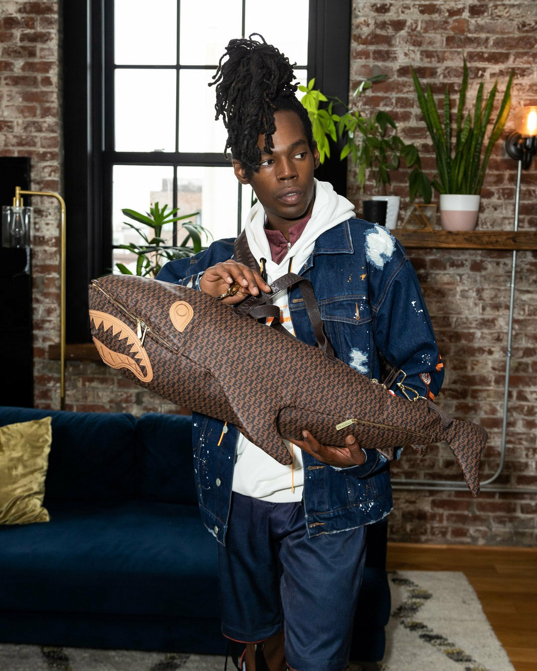 Sprayground - SHARKFINITY SHARK SHAPE DUFFLE