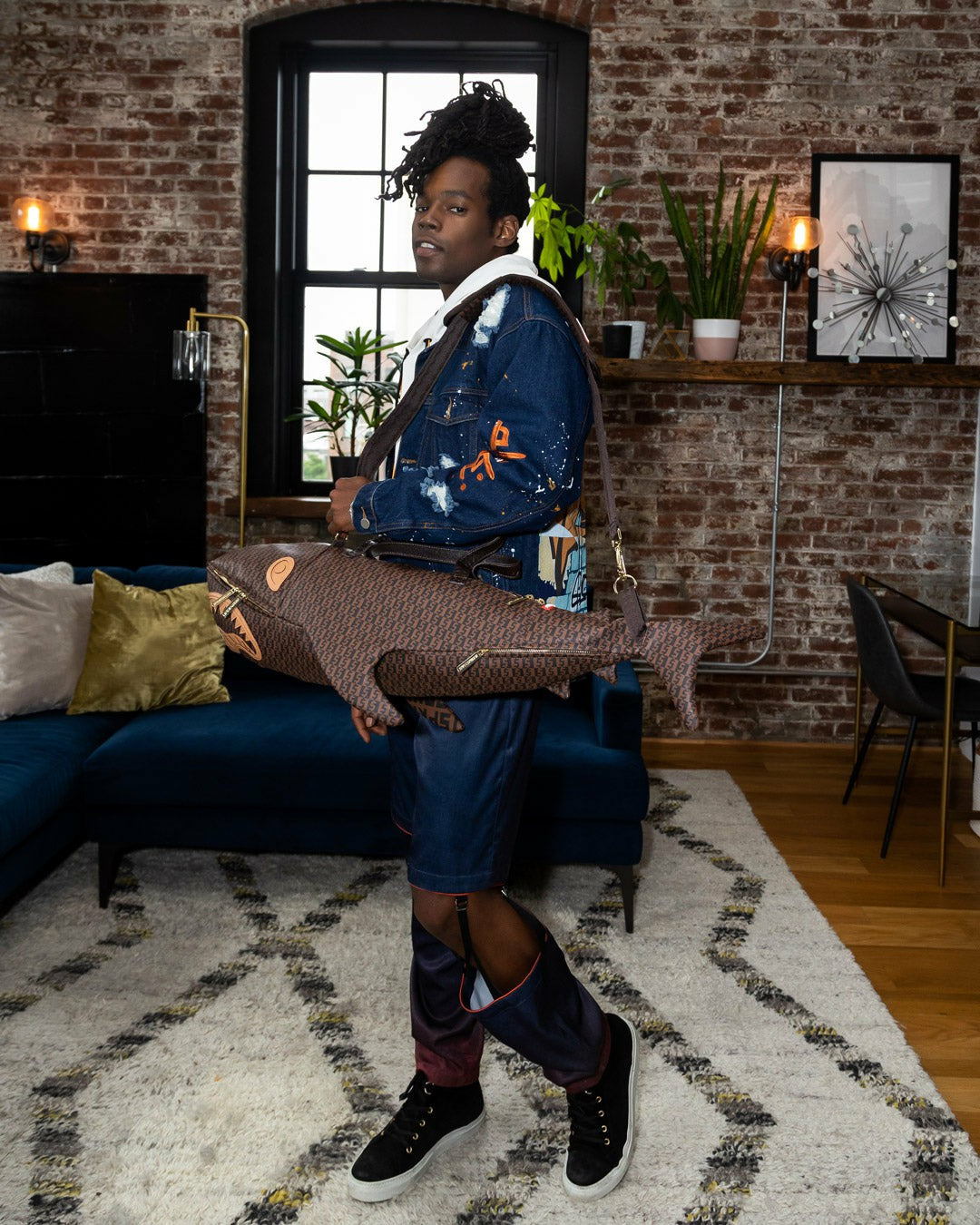 Sprayground - SHARKFINITY SHARK SHAPE DUFFLE