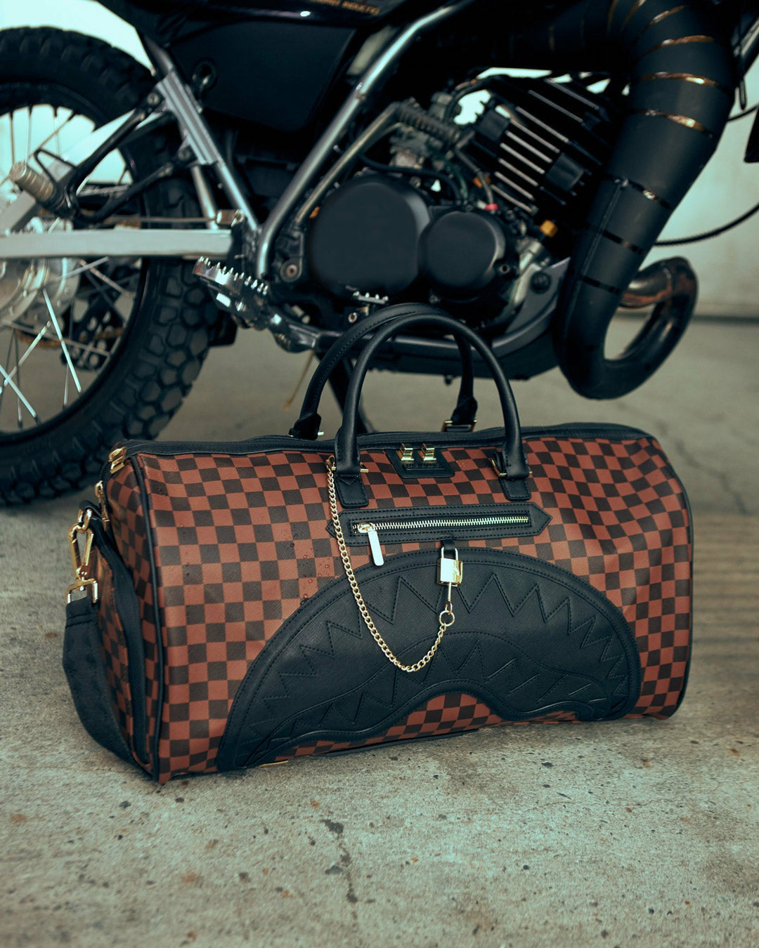 Sprayground - HENNY LOCK SHARKS IN PARIS DUFFLE