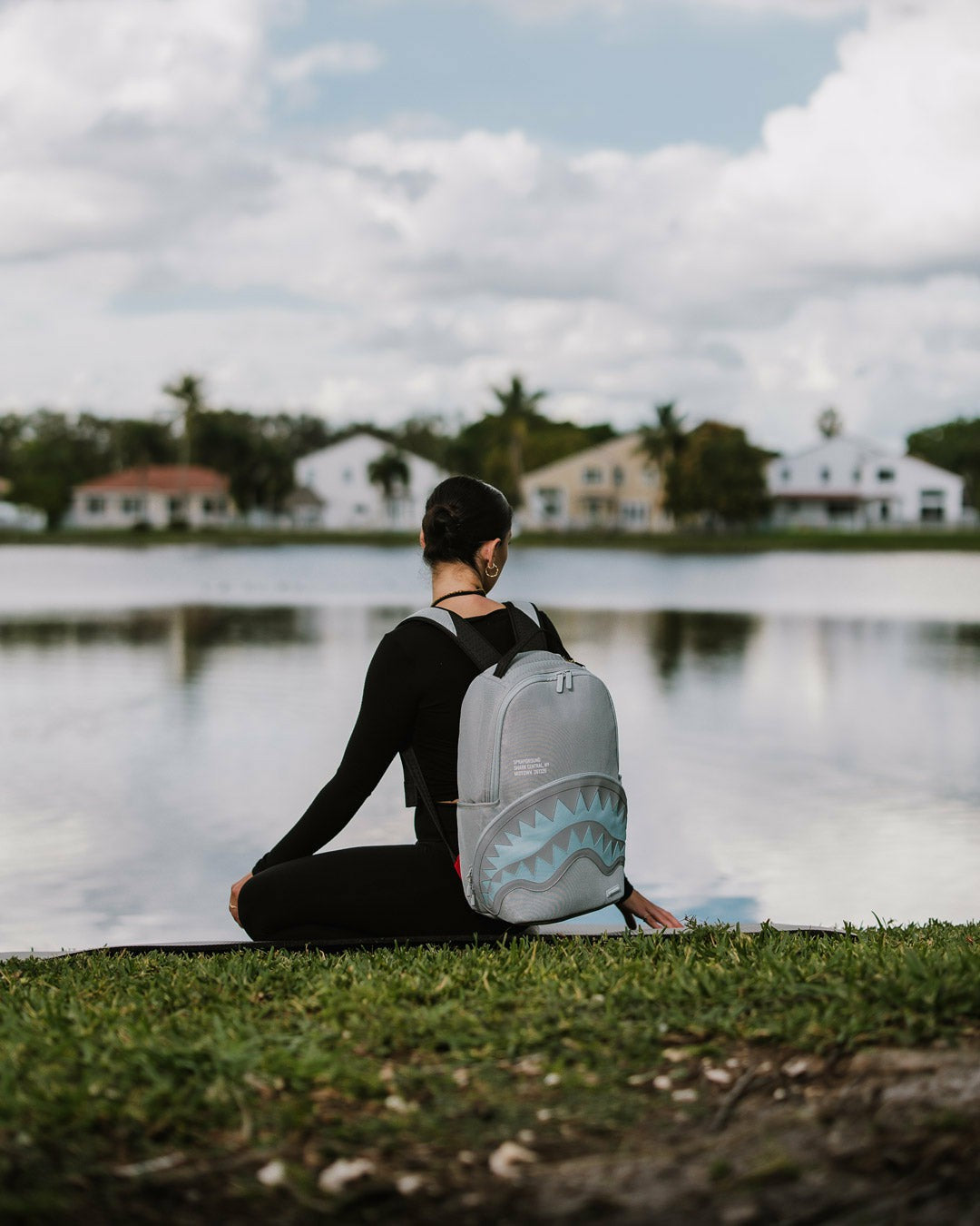 Sprayground - SHARK CENTRAL ICE MESH BACKPACK