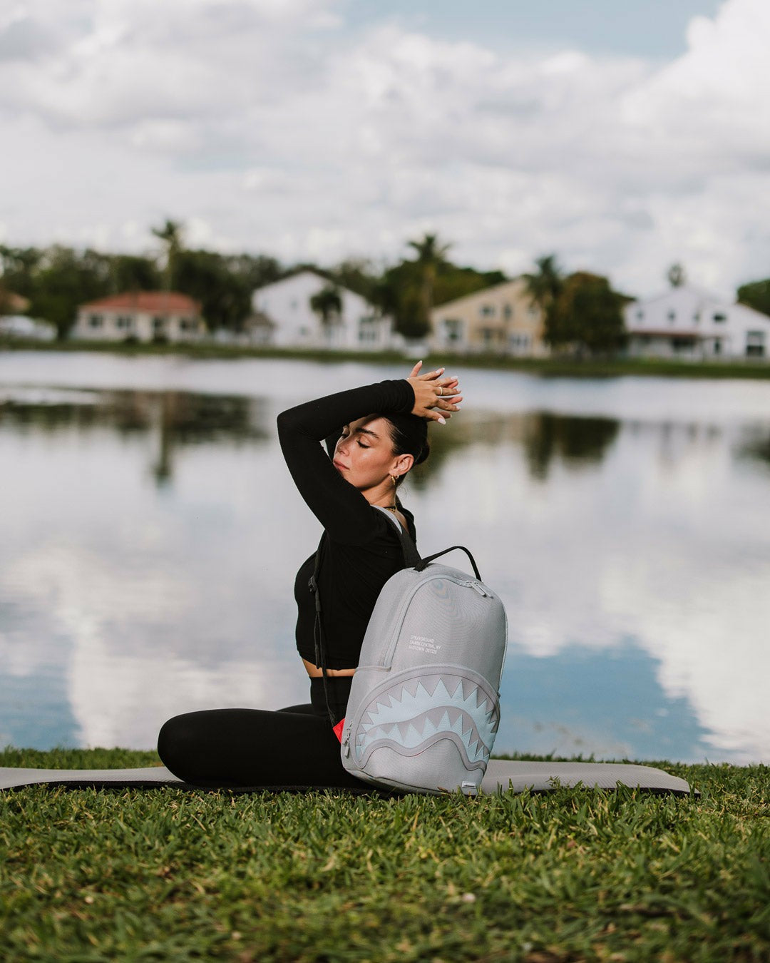 Sprayground - SHARK CENTRAL ICE MESH BACKPACK