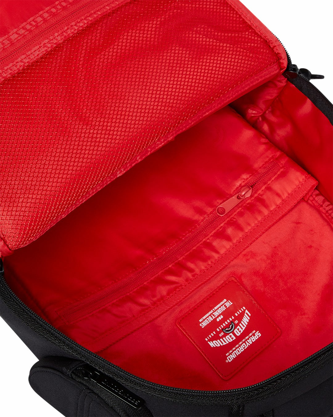 Sprayground - SHARK CENTRAL KYUSHU MOUNTAIN DLXS BACKPACK