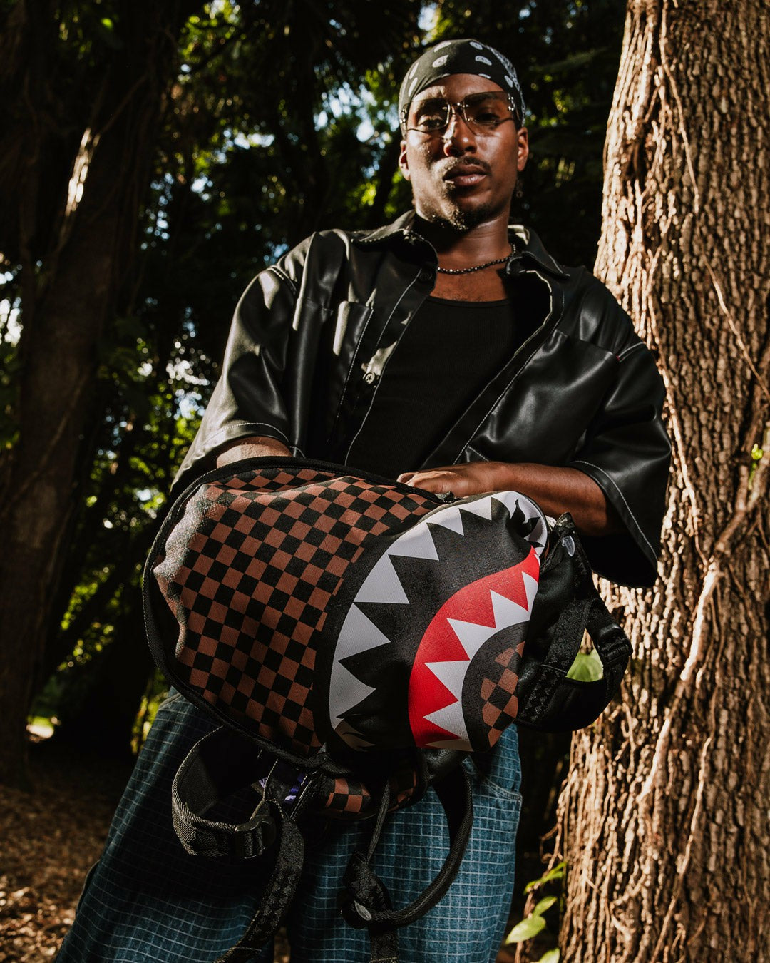 Sprayground - NOOO WAY!!! A REVERSIBLE BACKPACK - PURPLE VELOUR TO OG SHARKS IN PARI