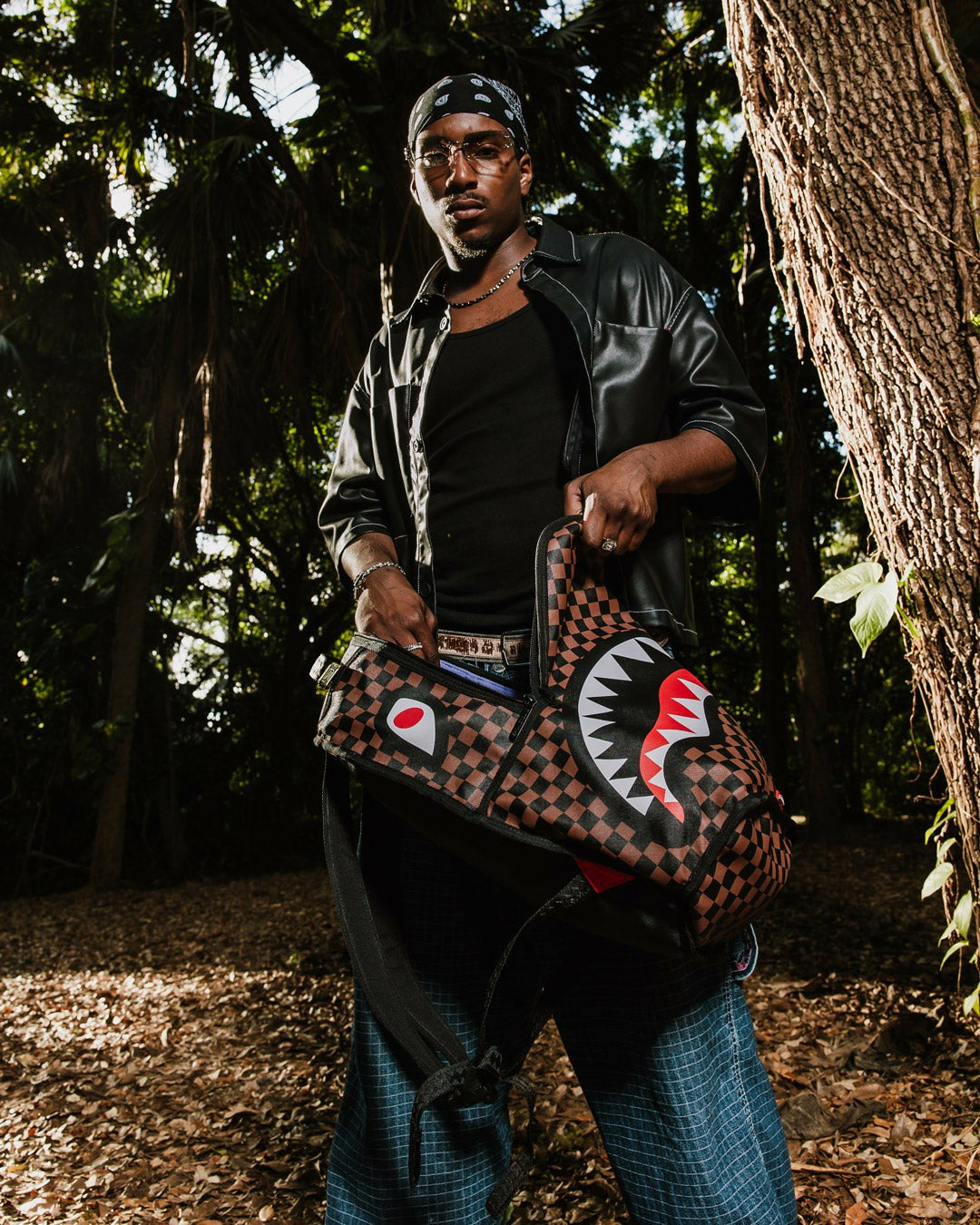 Sprayground - NOOO WAY!!! A REVERSIBLE BACKPACK - PURPLE VELOUR TO OG SHARKS IN PARI