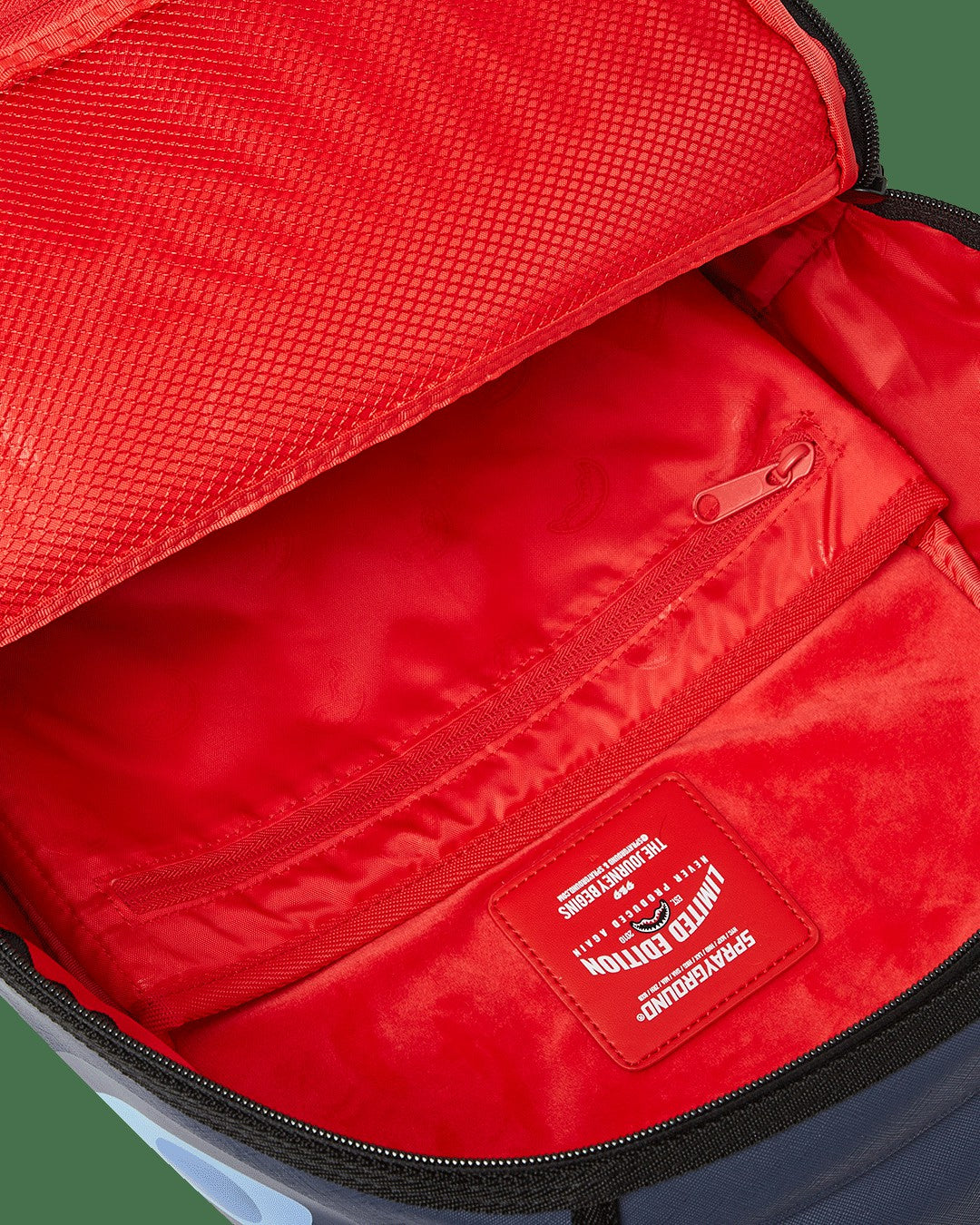 Sprayground - SHARK CENTRAL LATE ARRIVAL DLXSV BACKPACK