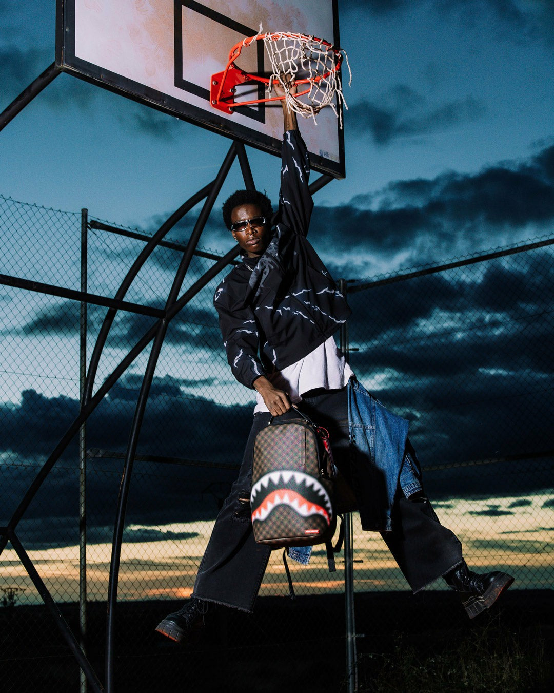 Sprayground - SHARKS IN PARIS BLUR EFFECT BACKPACK