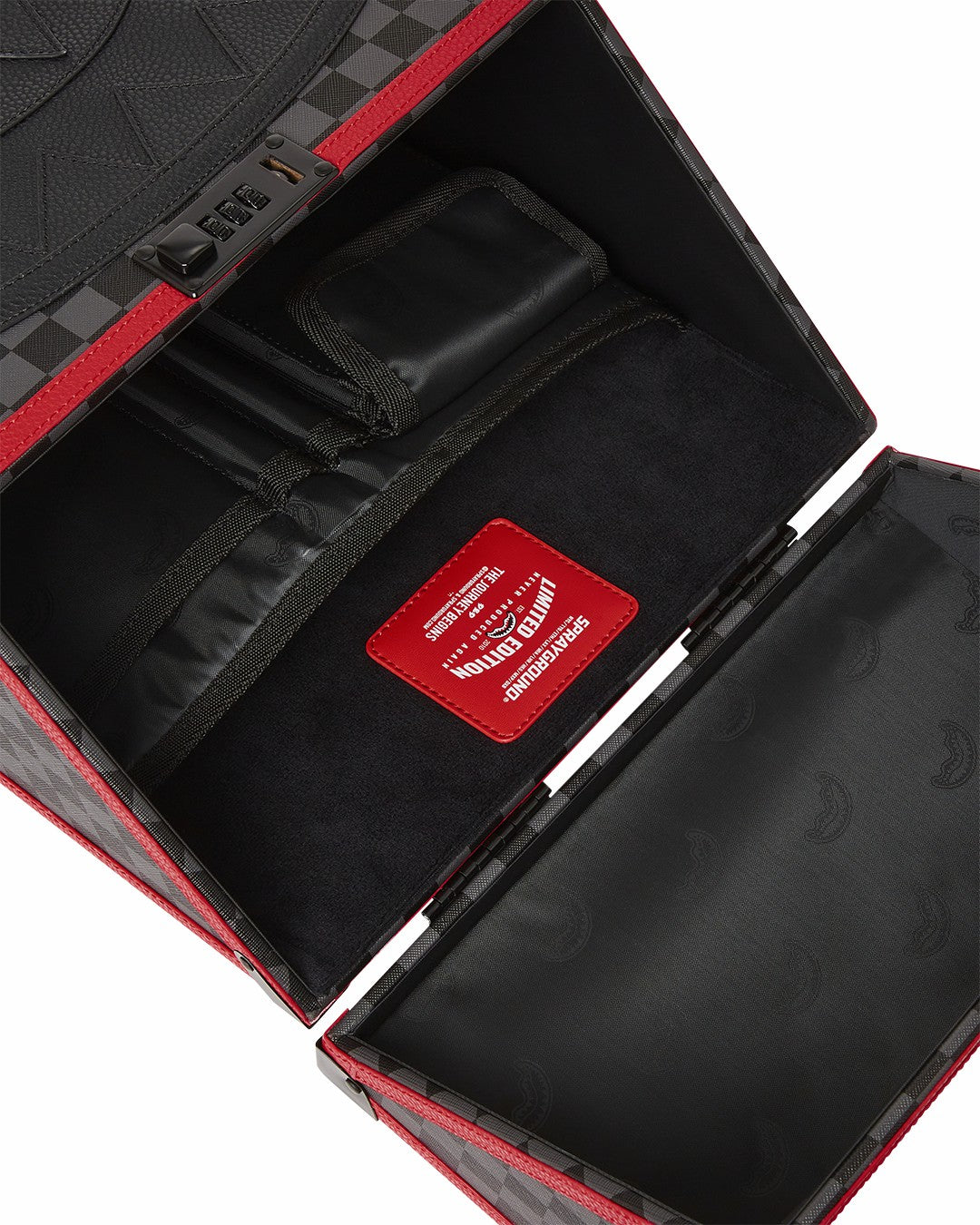 Sprayground - MONACO SHARK CLUB CHATURANGA SHARK 1900 BACKPACK
